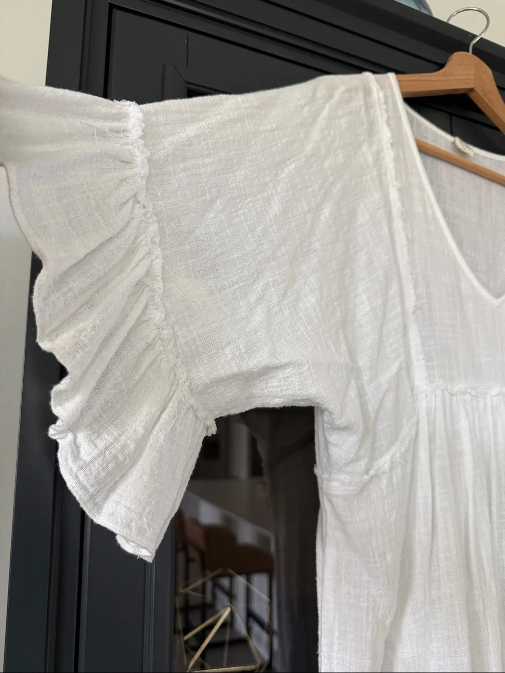 ROVE White Gauze Ruffle V-Neck Dress - Picture 4 of 8